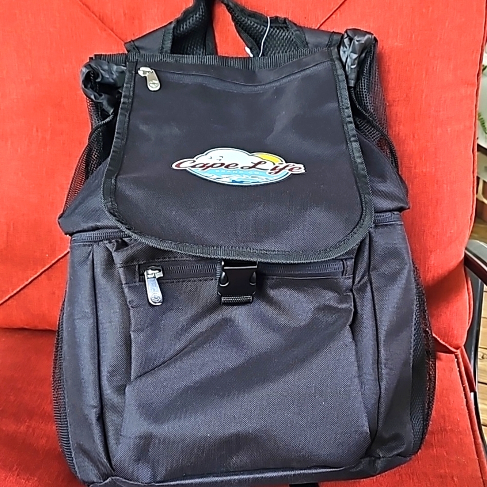 Zuma Cooler Backpack NWT  Black